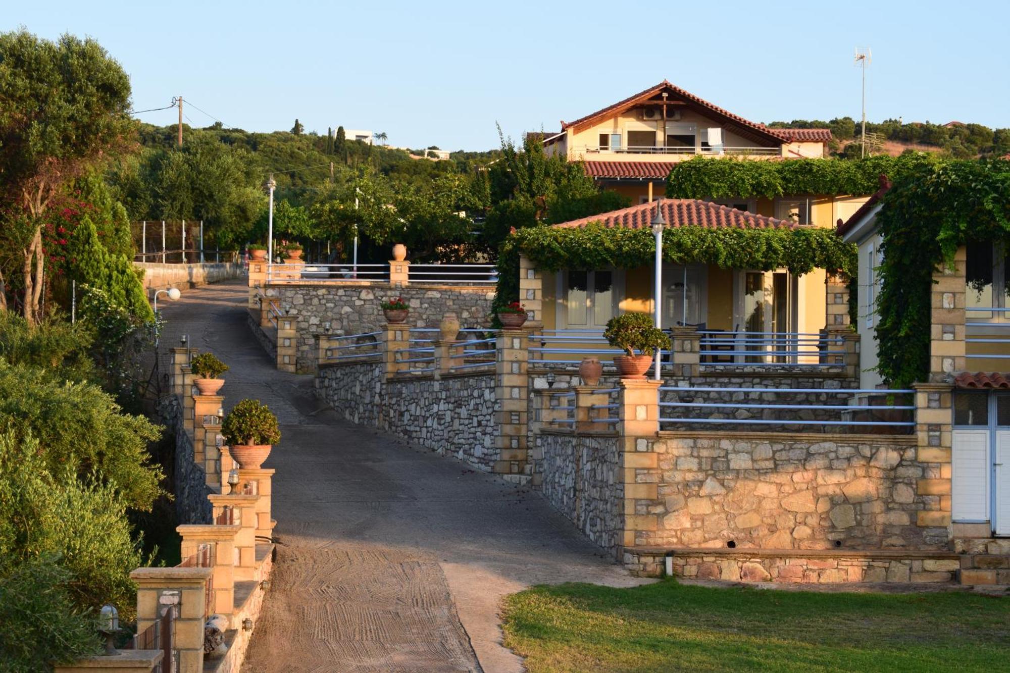 Alexandros Seaside Family Apartments & Villas - Paradise, 7' From Petalidi Kalamaki  Luaran gambar